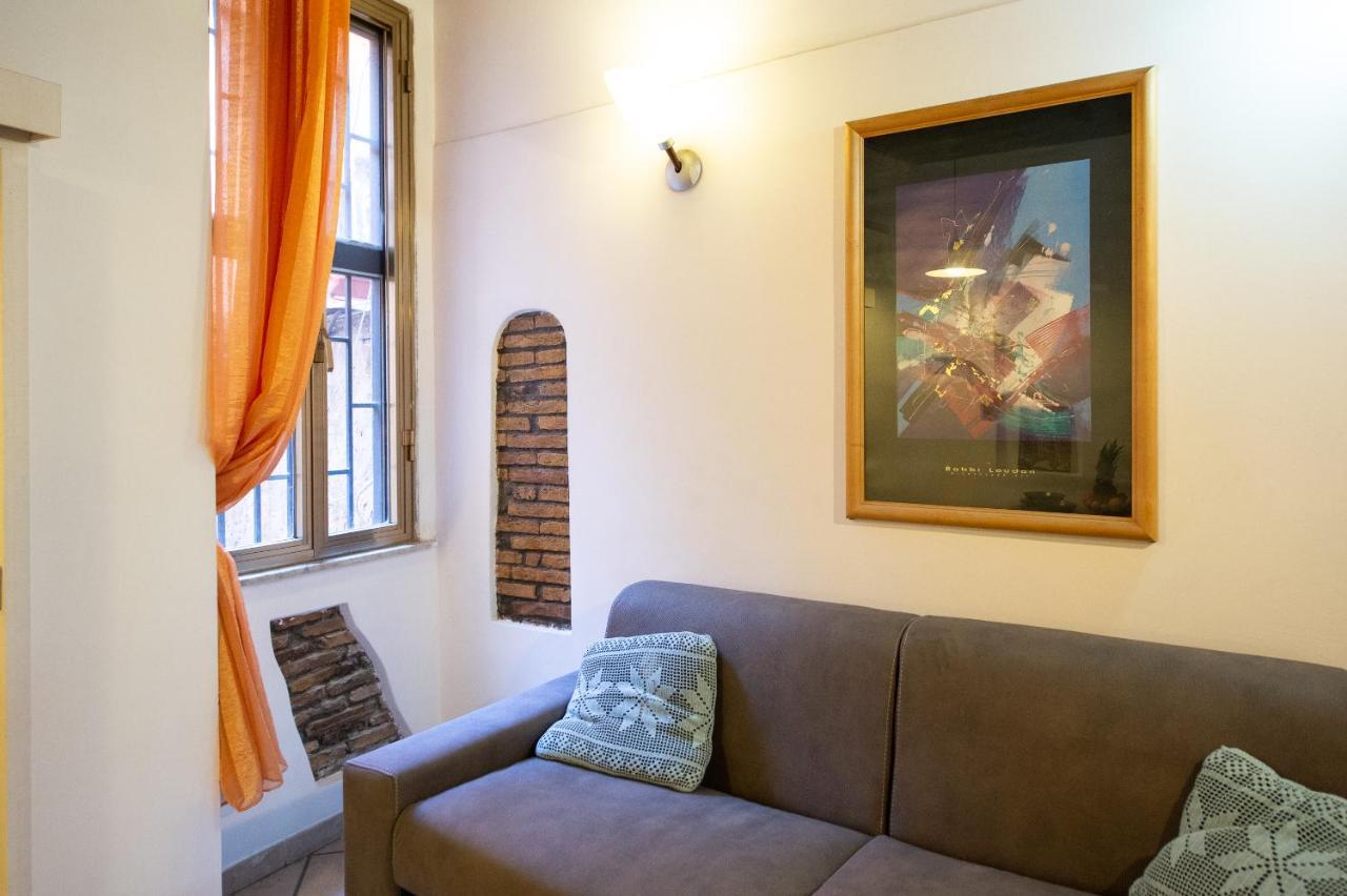 Justacasa Scala Trastevere Rom