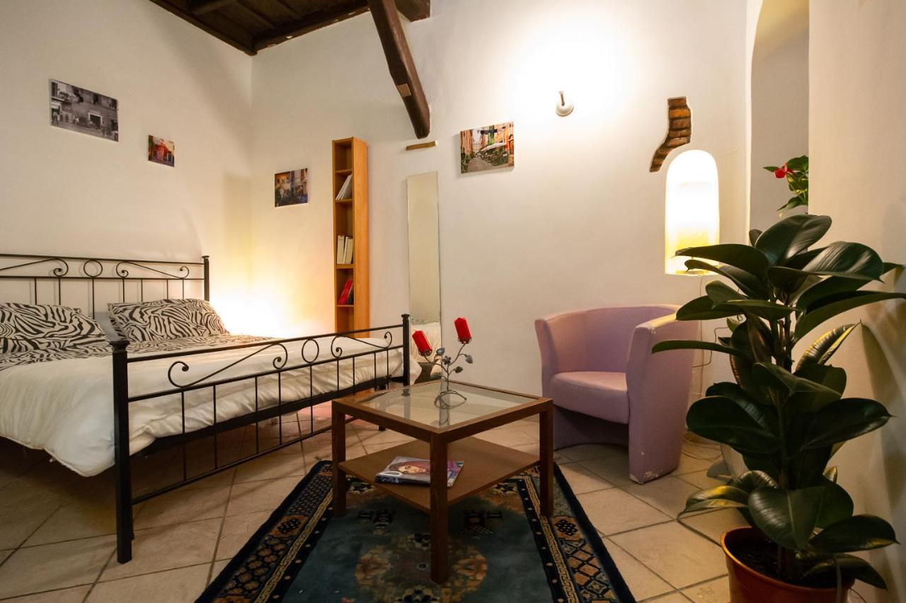 Justacasa Scala Trastevere Rom
